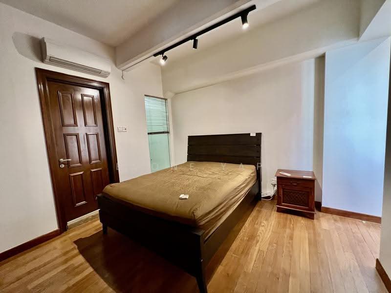 Rare Chinatown Heritage Home -5 mins to MRT, Chinatown / Tanjong Pagar, 2 Bedrooms, 995 sqft, Apartment For Rent, by Evone Yap, 500276794 - Bedroom - PropertyGuru.com.sg