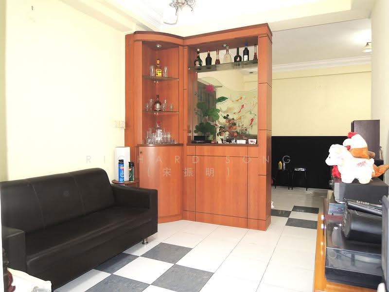 681 Choa Chu Kang Crescent, 681 Choa Chu Kang Crescent, Dairy Farm / Bukit Panjang / Choa Chu Kang, 3 Bedrooms, 1,108 sqft, HDB Flat For Sale, by Richard Song (宋振明), 500276798 - Living Room - PropertyGuru.com.sg