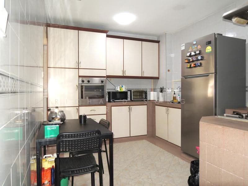 681 Choa Chu Kang Crescent, 681 Choa Chu Kang Crescent, Dairy Farm / Bukit Panjang / Choa Chu Kang, 3 Bedrooms, 1,108 sqft, HDB Flat For Sale, by Richard Song (宋振明), 500276798 - Kitchen - PropertyGuru.com.sg