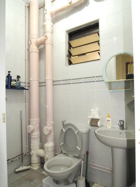 681 Choa Chu Kang Crescent, 681 Choa Chu Kang Crescent, Dairy Farm / Bukit Panjang / Choa Chu Kang, 3 Bedrooms, 1,108 sqft, HDB Flat For Sale, by Richard Song (宋振明), 500276798 - Bathroom - PropertyGuru.com.sg