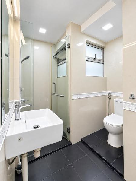 Centrepoint, 176A Orchard Road, Orchard / River Valley, 2 Bedrooms, 1,119 sqft, Apartment For Rent, by Lin Liling, 500276799 - Bathroom - PropertyGuru.com.sg