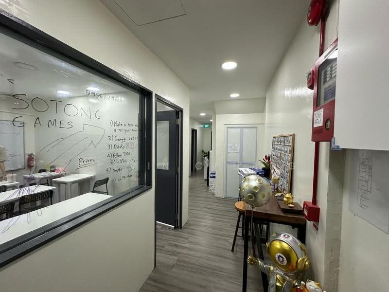 Block 21 Ghim moh road, Buona Vista / West Coast / Clementi New Town, 700 sqft, Shop / Shophouse For Rent, by Kelvin Chuang, 500276802 - Corridor - CommercialGuru.com.sg