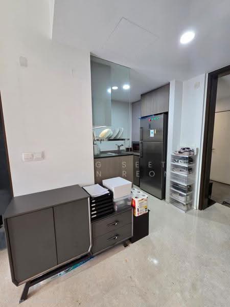 Avenue South Residence, 13 Silat Avenue, Alexandra / Commonwealth, 2 Bedrooms, 689 sqft, Condominium For Sale, by Sing Seet Soon Reon, 500276803 - Kitchen - PropertyGuru.com.sg
