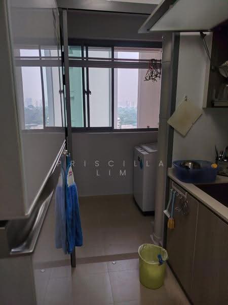 36 Margaret Drive, 36 Margaret Drive, Alexandra / Commonwealth, Room Rental, 80 sqft, HDB Flat For Rent, by Priscilla Lim, 500276805 - Balcony - PropertyGuru.com.sg