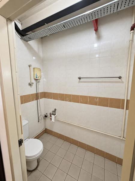 Enterprise Centre, 20 Bukit Batok Crescent, Dairy Farm / Bukit Panjang / Choa Chu Kang, 4,002 sqft, Light Industrial (B1) For Rent, by James Lim, 500276813 - Bathroom - CommercialGuru.com.sg