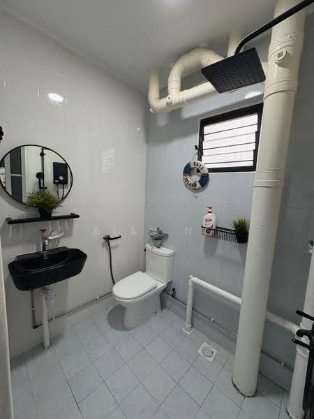 438 Tampines Street 43, 438 Tampines Street 43, Pasir Ris / Tampines, 2 Bedrooms, 797 sqft, HDB Flat For Rent, by Alan Ng, 500276815 - Bathroom - PropertyGuru.com.sg