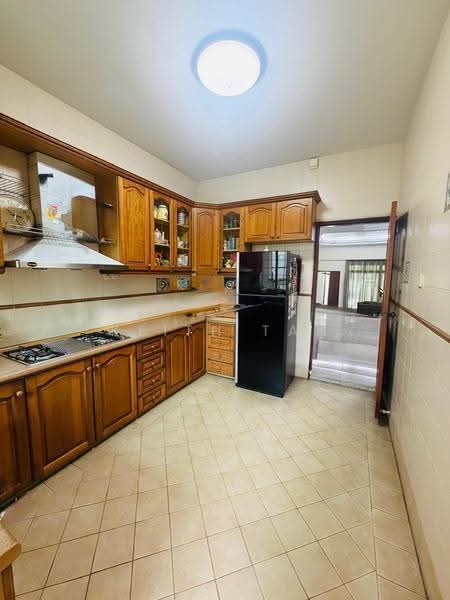 Serangoon Garden Estate, Cooling Close, Hougang / Punggol / Sengkang, 5 Bedrooms, 2,800 sqft, Semi-Detached House For Sale, by Keith Tan, 500276819 - Kitchen - PropertyGuru.com.sg