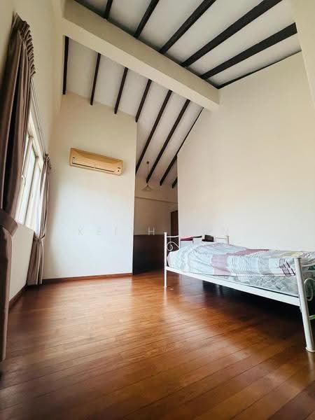 Serangoon Garden Estate, Cooling Close, Hougang / Punggol / Sengkang, 5 Bedrooms, 2,800 sqft, Semi-Detached House For Sale, by Keith Tan, 500276819 - Bedroom - PropertyGuru.com.sg