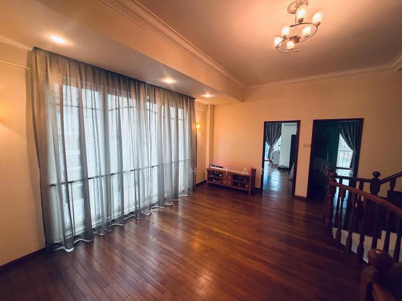 Serangoon Garden Estate, Cooling Close, Hougang / Punggol / Sengkang, 5 Bedrooms, 2,800 sqft, Semi-Detached House For Sale, by Keith Tan, 500276819 - Living Room - PropertyGuru.com.sg