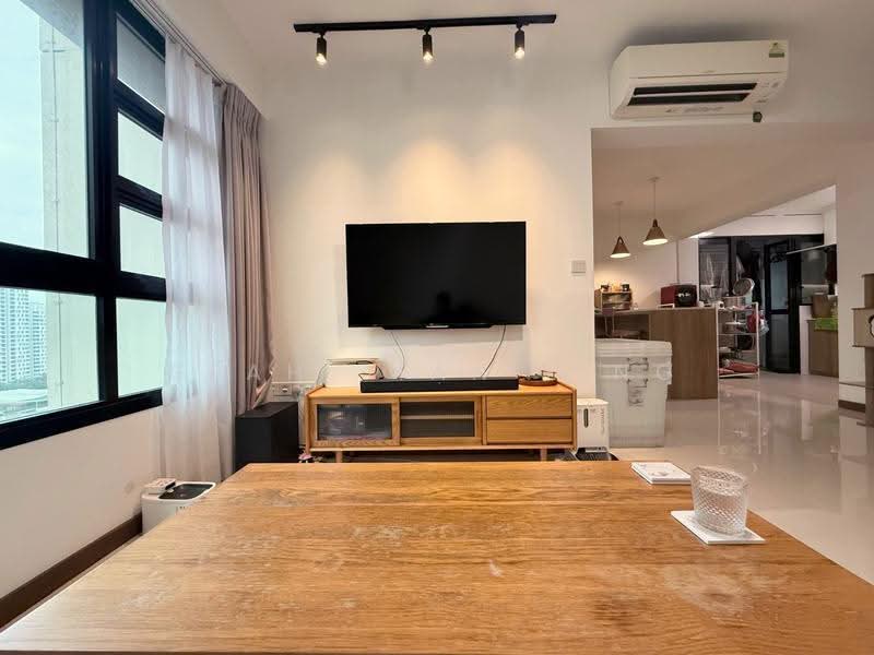 402A Fernvale Lane, 402A Fernvale Lane, Hougang / Punggol / Sengkang, 3 Bedrooms, 1,001 sqft, HDB Flat For Sale, by Seah Jian Ling, 500276820 - Living Room - PropertyGuru.com.sg