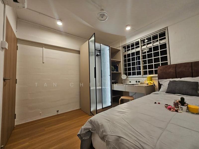 37 Jalan Rumah Tinggi, 37 Jalan Rumah Tinggi, Alexandra / Commonwealth, 3 Bedrooms, 700 sqft, HDB Flat For Rent, by Tan Chee Hwang, 500276845 - Bedroom - PropertyGuru.com.sg