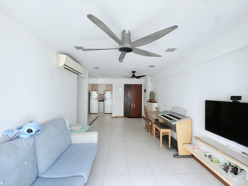 303C Punggol Central, 303C Punggol Central, Hougang / Punggol / Sengkang, 3 Bedrooms, 1,001 sqft, HDB Flat For Sale, by Ashley Huang, 500276855 - Spacious Living Hall - PropertyGuru.com.sg