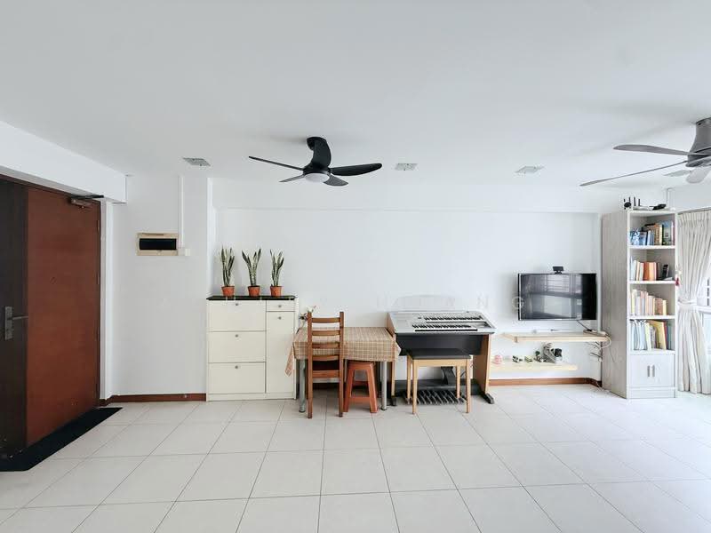 303C Punggol Central, 303C Punggol Central, Hougang / Punggol / Sengkang, 3 Bedrooms, 1,001 sqft, HDB Flat For Sale, by Ashley Huang, 500276855 - Living Room - PropertyGuru.com.sg