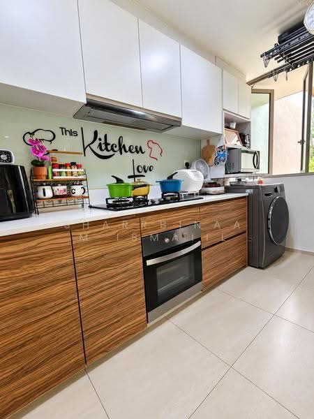 Ripple Bay, 10 Pasir Ris Link, Pasir Ris / Tampines, 4 Bedrooms, 1,238 sqft, Condominium For Sale, by Sharrbinaa M Ismaiil, 500276868 - Kitchen - PropertyGuru.com.sg