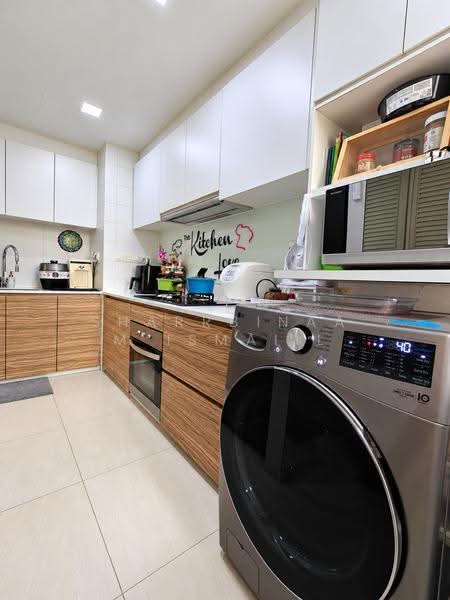 Ripple Bay, 10 Pasir Ris Link, Pasir Ris / Tampines, 4 Bedrooms, 1,238 sqft, Condominium For Sale, by Sharrbinaa M Ismaiil, 500276868 - Kitchen - PropertyGuru.com.sg