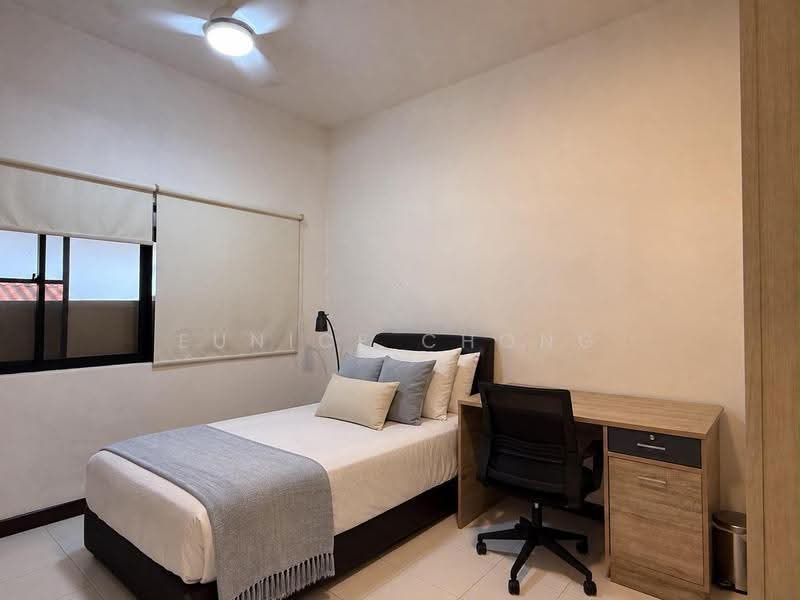 Double storey semi-detached house off Sixth Ave, Ming Teck Park, Tanglin / Holland / Bukit Timah, 4 Bedrooms, 2,500 sqft, Semi-Detached House For Rent, by Eunice Chong, 500276869 - Bedroom - PropertyGuru.com.sg