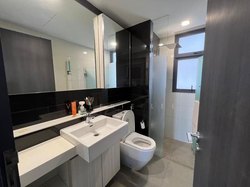 Gem Residences, Balestier / Toa Payoh, 3 Bedrooms, 1,012 sqft, Condominium For Sale, by Valerie Lee, 500276894 - Bathroom - PropertyGuru.com.sg