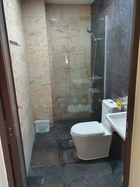 MacPherson Garden Estate, Jalan Gembira, Macpherson / Potong Pasir, Room Rental, 200 sqft, Terraced House For Rent, by Vinay Gulab Khanchandani ( Vincent ), 500276905 - Bathroom - PropertyGuru.com.sg
