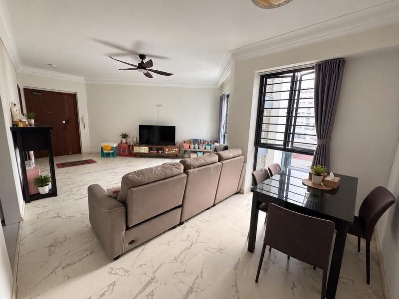 Regentville, 12 Hougang Street 92, Hougang / Punggol / Sengkang, 3 Bedrooms, 1,076 sqft, Condominium For Sale, by Clement Lum, 500276928 - Living Room - PropertyGuru.com.sg