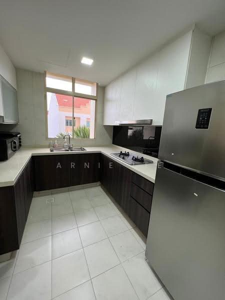 Sims Green, 7 Lorong 27A Geylang, Eunos / Geylang / Paya Lebar, 3 Bedrooms, 1,249 sqft, Apartment For Sale, by ARNIE LEE, 500276932 - Kitchen - PropertyGuru.com.sg