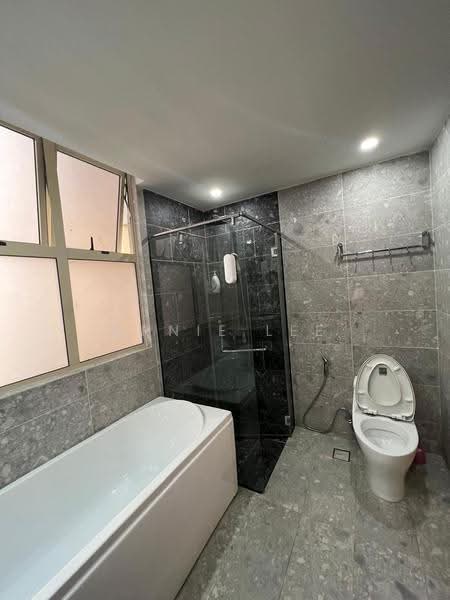 Sims Green, 7 Lorong 27A Geylang, Eunos / Geylang / Paya Lebar, 3 Bedrooms, 1,249 sqft, Apartment For Sale, by ARNIE LEE, 500276932 - Bathroom - PropertyGuru.com.sg