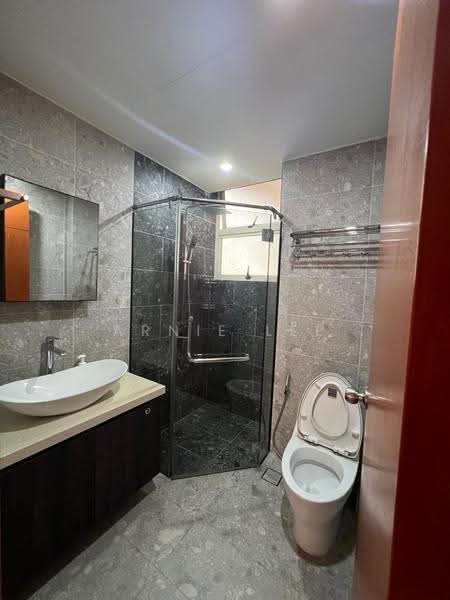 Sims Green, 7 Lorong 27A Geylang, Eunos / Geylang / Paya Lebar, 3 Bedrooms, 1,249 sqft, Apartment For Sale, by ARNIE LEE, 500276932 - Bathroom - PropertyGuru.com.sg