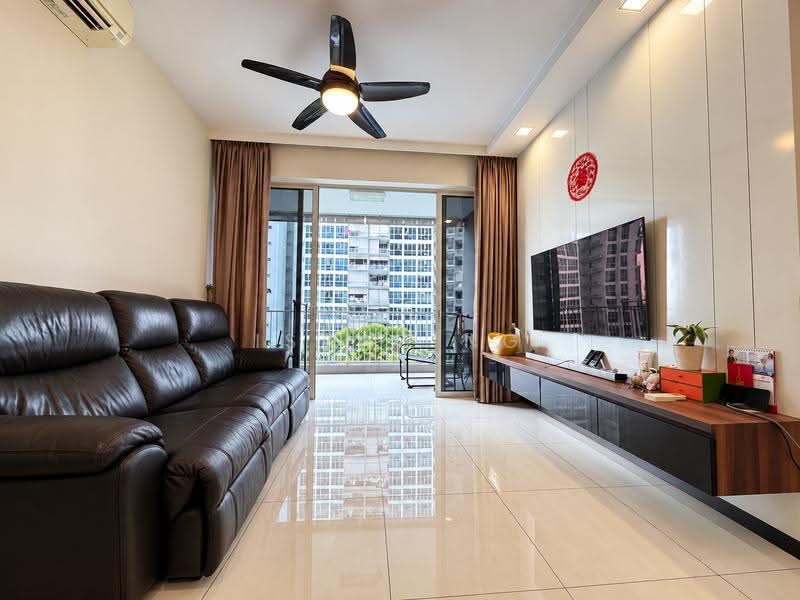 Lake Life, 2 Tao Ching Road, Boon Lay / Jurong / Tuas, 4 Bedrooms, 1,249 sqft, Condominium For Sale, by Isaac Ng, 500276954 - Living Room - PropertyGuru.com.sg