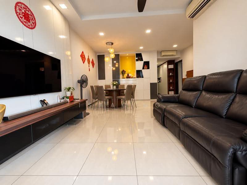 Lake Life, 2 Tao Ching Road, Boon Lay / Jurong / Tuas, 4 Bedrooms, 1,249 sqft, Condominium For Sale, by Isaac Ng, 500276954 - Living Room - PropertyGuru.com.sg