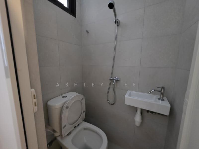 Norwood Grand, Admiralty / Woodlands, 4 Bedrooms, 1,173 sqft, Condominium For Rent, by Ashley Lee, 500276986 - Bathroom - PropertyGuru.com.sg