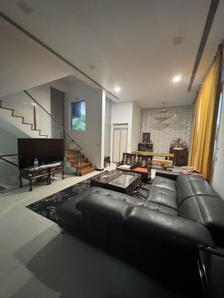 Hillsgrove, 5 Hillside Drive, Hougang / Punggol / Sengkang, 5 Bedrooms, 4,542 sqft, Cluster House For Rent, by Jeslyn Leow, 500276990 - Spacious living hall - PropertyGuru.com.sg