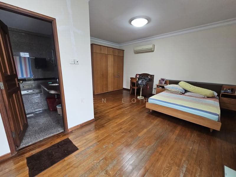 Serangoon Garden @ Semi Detached, Serangoon Garden Estate, Hougang / Punggol / Sengkang, 5 Bedrooms, 2,800 sqft, Semi-Detached House For Sale, by Ken Loh, 500277003 - Bedroom - PropertyGuru.com.sg
