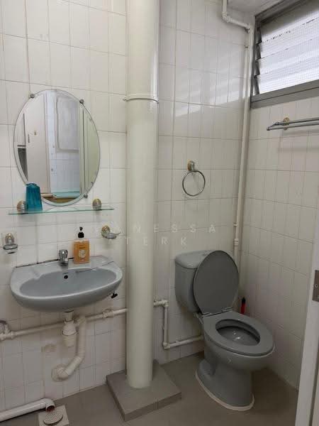 238 Bukit Panjang Ring Road, 238 Bukit Panjang Ring Road, Dairy Farm / Bukit Panjang / Choa Chu Kang, 3 Bedrooms, 1,119 sqft, HDB Flat For Rent, by Vanessa Terk, 500277020 - Bathroom - PropertyGuru.com.sg