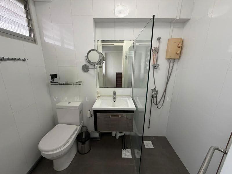 238 Bukit Panjang Ring Road, 238 Bukit Panjang Ring Road, Dairy Farm / Bukit Panjang / Choa Chu Kang, 3 Bedrooms, 1,119 sqft, HDB Flat For Rent, by Vanessa Terk, 500277020 - Bathroom - PropertyGuru.com.sg