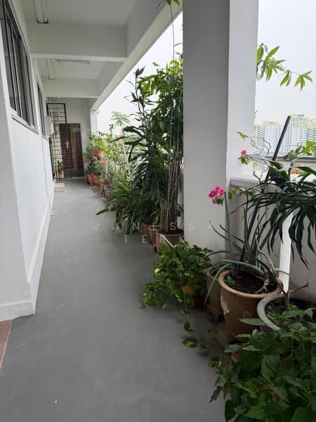 238 Bukit Panjang Ring Road, 238 Bukit Panjang Ring Road, Dairy Farm / Bukit Panjang / Choa Chu Kang, 3 Bedrooms, 1,119 sqft, HDB Flat For Rent, by Vanessa Terk, 500277020 - Balcony - PropertyGuru.com.sg