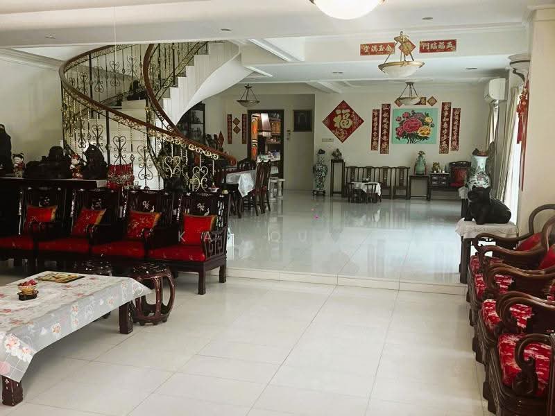 FIRE PRICE D15 FREEHOLD • BELOW $2,000 PSF for Semi-D! 5,573 Sqft Massive Land in Katong, Joo Chiat, Katong, Haig, Mugliston, Amber, Mounbatten, East Coast / Marine Parade, 5 Bedrooms, 5,868 sqft, Semi-Detached House For Sale, by Kai Quah, 500277046 - Living Room - PropertyGuru.com.sg