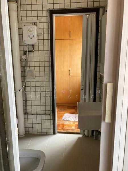 17q Nallur Road, East Coast / Marine Parade, 7 Bedrooms, 3,133 sqft, Corner Terrace For Rent, by Vincent Lim Boon Seng, 500277061 - Bathroom - PropertyGuru.com.sg