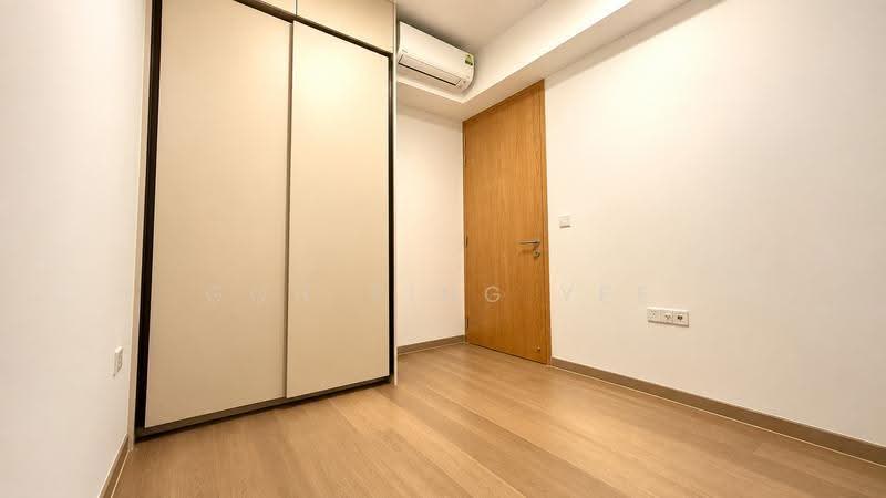 Penrose, 22 Sims Drive, Eunos / Geylang / Paya Lebar, 2 Bedrooms, 700 sqft, Condominium For Sale, by Goh Sing Yee, 500277069 - Bedroom 2 - PropertyGuru.com.sg