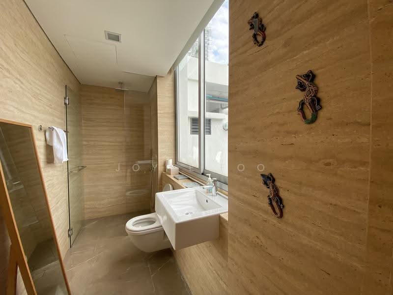 8 Rodyk, 8 Rodyk Street, Orchard / River Valley, 3 Bedrooms, 3,294 sqft, Condominium For Rent, by Joyce Foo, 500277085 - Bathroom - PropertyGuru.com.sg