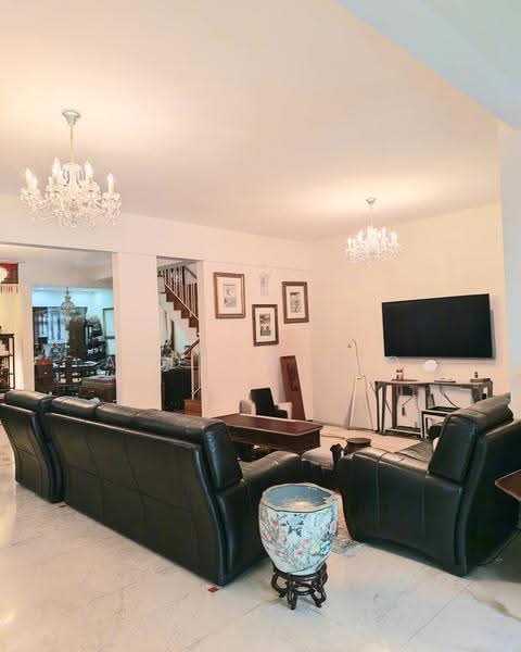 NS Facing. MRT. Charming Semi D Home, Eunos / Geylang / Paya Lebar, 5 Bedrooms, 2,800 sqft, Semi-Detached House For Sale, by Andrea Boo, 500277090 - Living Room - PropertyGuru.com.sg