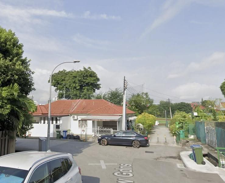 Rarely available Semi-D with Wide Frontage - Tranquil and Breezy - Rebuild / A&A Potential!, Siglap / Yarrow Gardens / Opera Estate / Frankel Ave, East Coast / Marine Parade, 3 Bedrooms, 2,000 sqft, Semi-Detached House For Sale, by Kai Quah, 500277092 - Exterior - PropertyGuru.com.sg