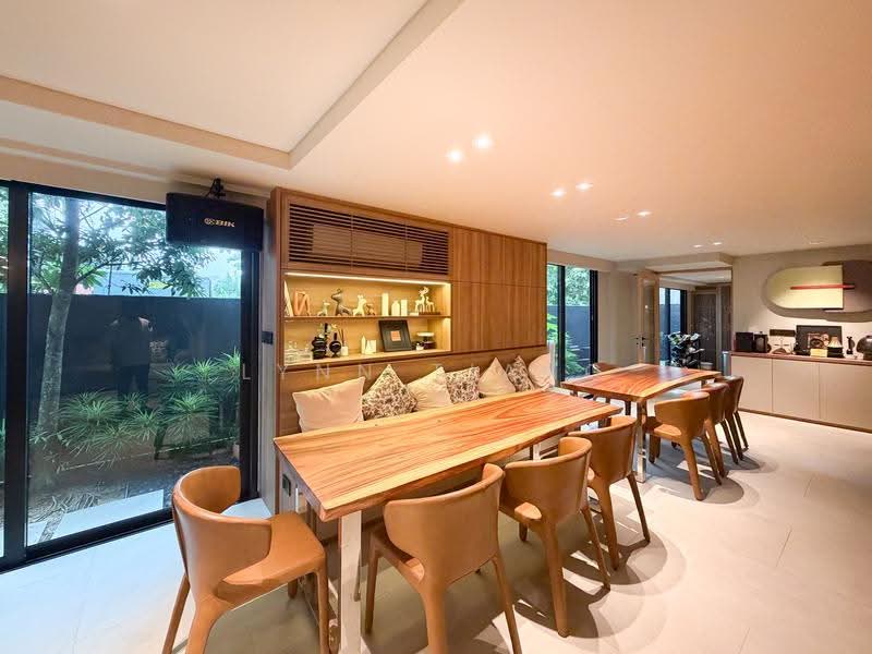 ★ GIANT ★ D15 Freehold Detached, Move-in Condition!, Margate Road, Meyer Road, Fort Road, East Coast / Marine Parade, 10+ Bedrooms, 14,800 sqft, Detached House For Sale, by Lynn Tiang, 500277114 - Dining Room - PropertyGuru.com.sg