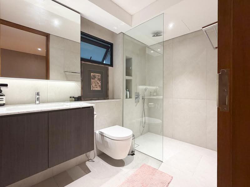 ★ GIANT ★ D15 Freehold Detached, Move-in Condition!, Margate Road, Meyer Road, Fort Road, East Coast / Marine Parade, 10+ Bedrooms, 14,800 sqft, Detached House For Sale, by Lynn Tiang, 500277114 - Bathroom - PropertyGuru.com.sg