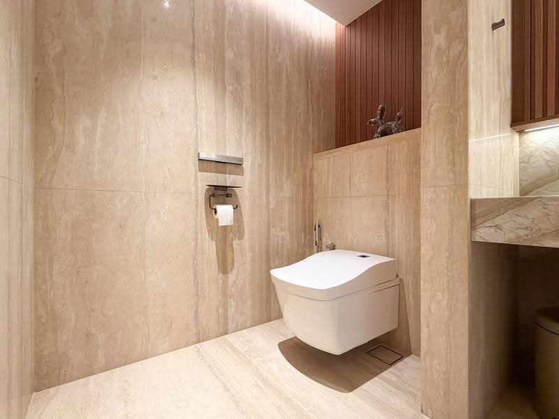 ★ GIANT ★ D15 Freehold Detached, Move-in Condition!, Margate Road, Meyer Road, Fort Road, East Coast / Marine Parade, 10+ Bedrooms, 14,800 sqft, Detached House For Sale, by Lynn Tiang, 500277114 - Bathroom - PropertyGuru.com.sg