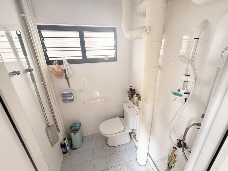 248 Hougang Avenue 3, 248 Hougang Avenue 3, Hougang / Punggol / Sengkang, 3 Bedrooms, 979 sqft, HDB Flat For Sale, by Alvin Yeo, 500277120 - Bathroom - PropertyGuru.com.sg
