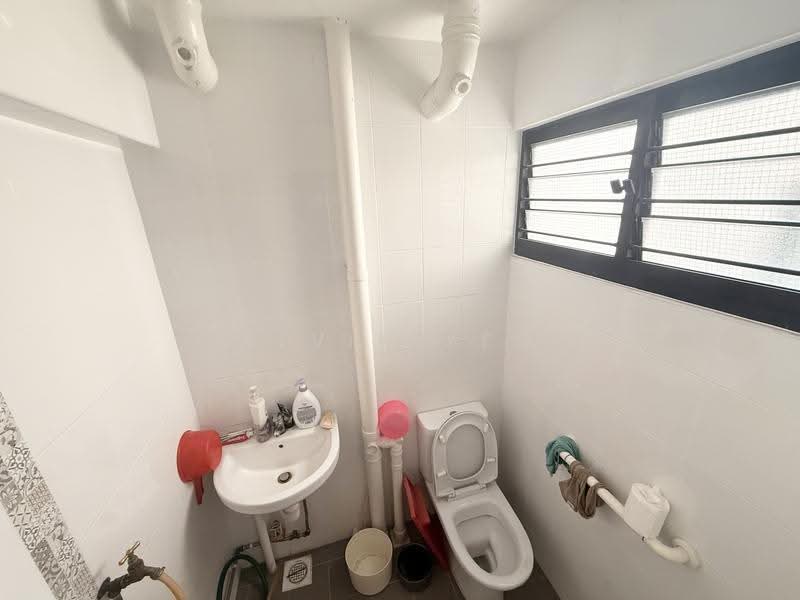 248 Hougang Avenue 3, 248 Hougang Avenue 3, Hougang / Punggol / Sengkang, 3 Bedrooms, 979 sqft, HDB Flat For Sale, by Alvin Yeo, 500277120 - Bathroom - PropertyGuru.com.sg