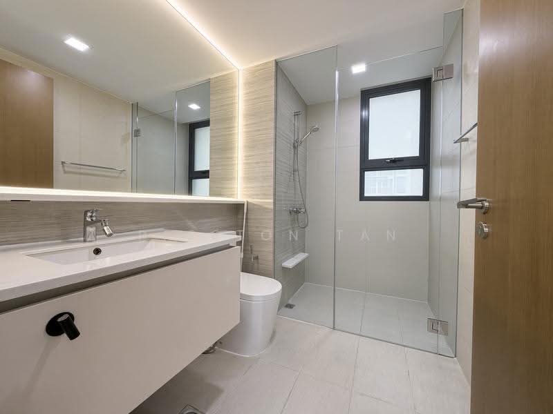 Bellewaters, 17 Anchorvale Crescent, Hougang / Punggol / Sengkang, 3 Bedrooms, 926 sqft, Condominium For Rent, by Preston Tan, 500277144 - Master Bathroom - PropertyGuru.com.sg