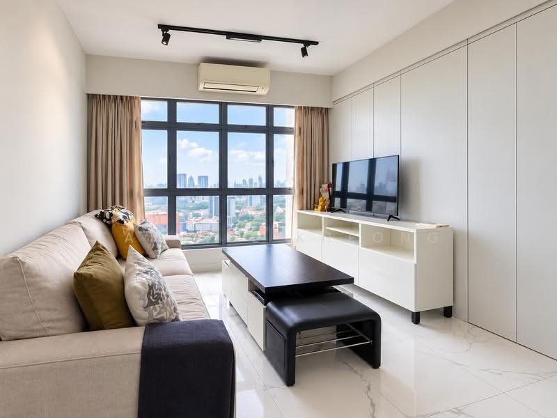 53 Strathmore Avenue, 53 Strathmore Avenue, Alexandra / Commonwealth, 2 Bedrooms, 667 sqft, HDB Flat For Sale, by Tan Wee Kheong, 500277147 - Living Room - PropertyGuru.com.sg