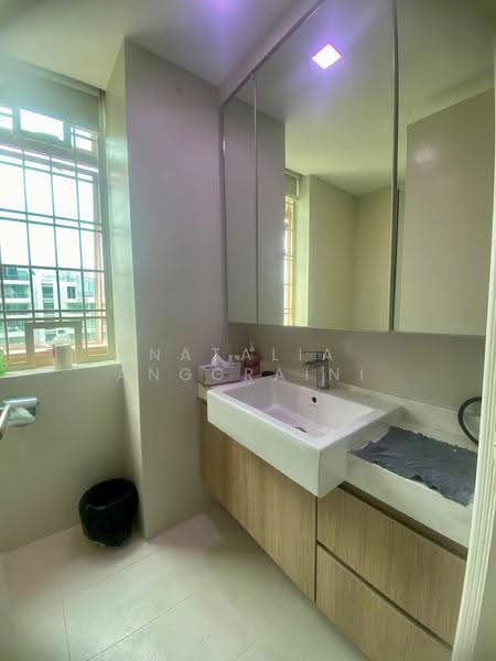 Melrose Park, 91 Kellock Road, Tanglin / Holland / Bukit Timah, 3 Bedrooms, 1,345 sqft, Condominium For Rent, by Natalia Anggraini, 500277170 - Bathroom - PropertyGuru.com.sg