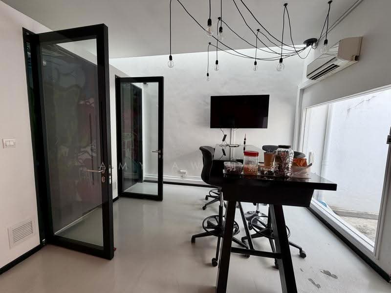OUTRAM PARK MRT | Shophouse Office | 4 Minutes to MRT Station |, Outram Park MRT, Chinatown / Tanjong Pagar, 2,700 sqft, Office For Rent, by Amy Aw 胡嘉薇, 500277187 - CommercialGuru.com.sg