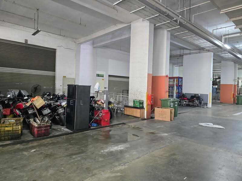 Northpoint Bizhub, 2 Yishun Industrial Street 1, Sembawang / Yishun, 2,562 sqft, Light Industrial (B1) For Sale, by Angela Chua 蔡斯琪, 500277212 - Car Park - CommercialGuru.com.sg